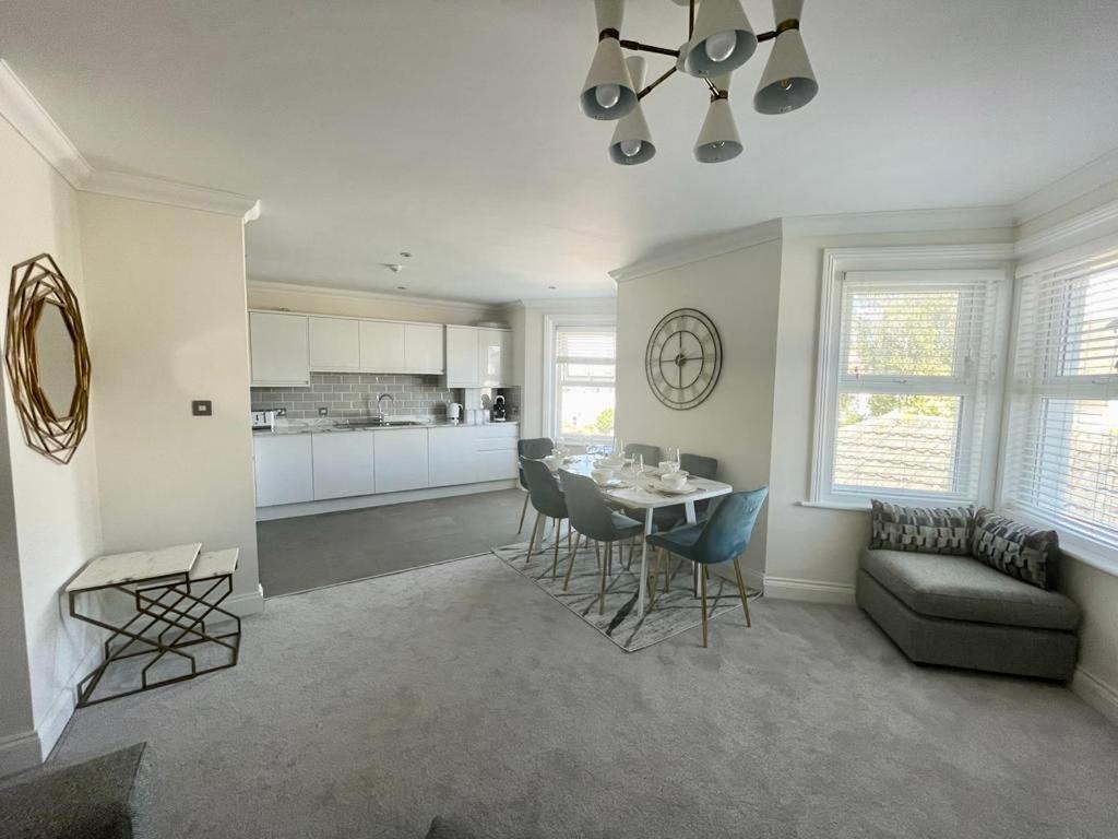 Exquisite Apartment, Stone Throw From The Beach Bournemouth Luaran gambar