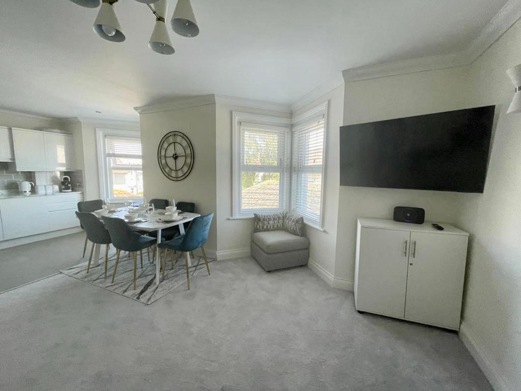 Exquisite Apartment, Stone Throw From The Beach Bournemouth Luaran gambar
